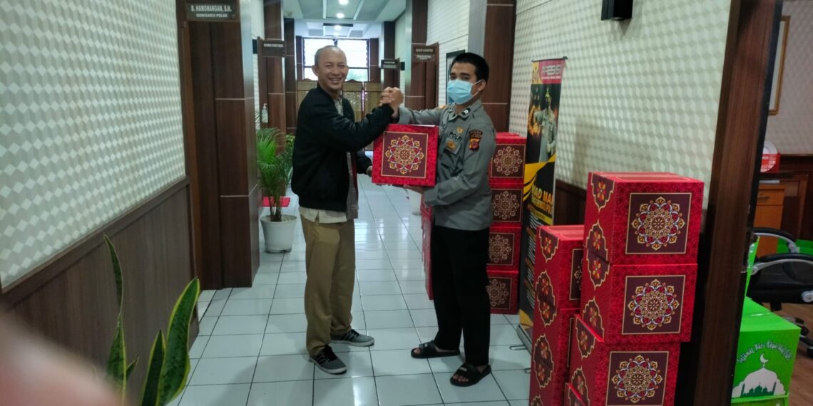 Kapolri Berikan Bingkisan Lebaran untuk Anggota JMSI Jabar
