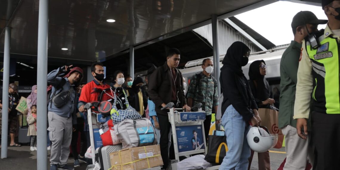 Daop 2 Bandung Perpanjang Operasi KA Gopar Tambahan