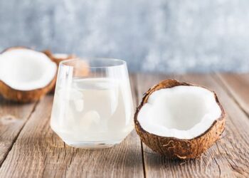 Manfaat Berbuka dengan Air Kelapa