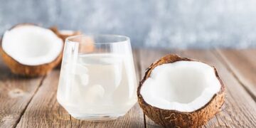 Manfaat Berbuka dengan Air Kelapa