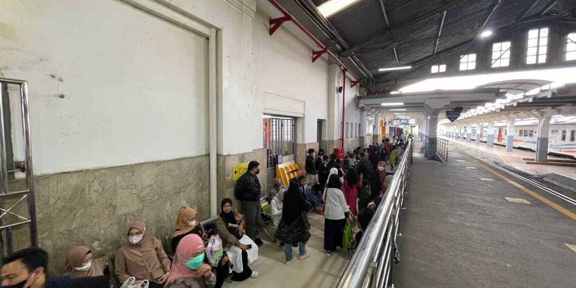 1 Juni 2023 Gapeka Baru Mulai Berlaku, Berikut Daftar Perjalanan KAI Commuter Wilayah 2 Bandung