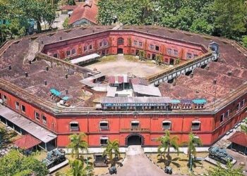 Pesona Wisata Bersejarah Benteng Van Der Wijck