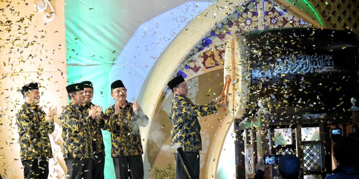 Plh. Gubernur Jawa Barat Uu Ruzhanul Ulum membuka Seleksi Tilawatil Qur'an dan Hadist (STQH) XVIII Tingkat Provinsi Jawa Barat Tahun 2023 di Plaza Pusdai Jabar, Kota Bandung, Minggu (7/5/2023).(Foto: Biro Adpim Jabar)