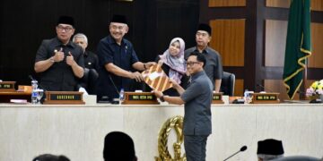 8 Fraksi DPRD Jabar Sampaikan Pandangan Umum atas Raperda P2APBD 2022