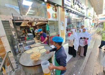 Pasokan Konsumsi Terhenti, Jamaah Haji Indonesia Beli Makanan di Kedai