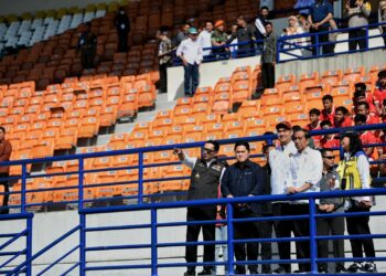 Ridwan Kamil Dampingi Presiden Tinjau Renovasi Stadion Si Jalak Harupat
