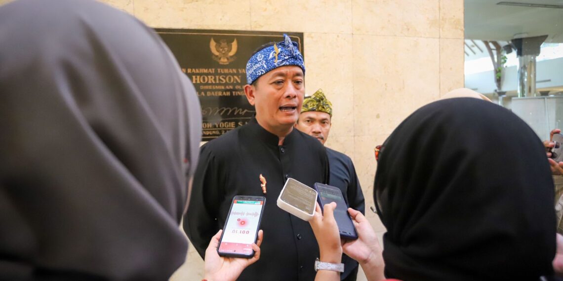 Bandung Siaga Reklame Kampanye, Langgar Aturan Langsung Copot