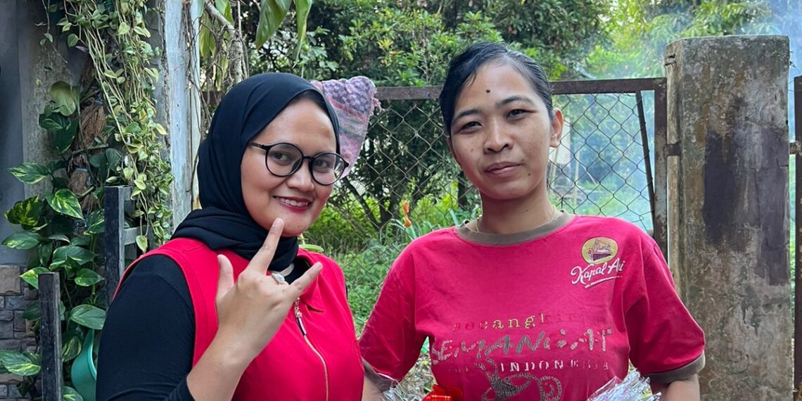 Jelang MPLS, Sobat Muda Ono Surono Untuk Ganjar Pranowo Bagikan Alat Tulis Gratis