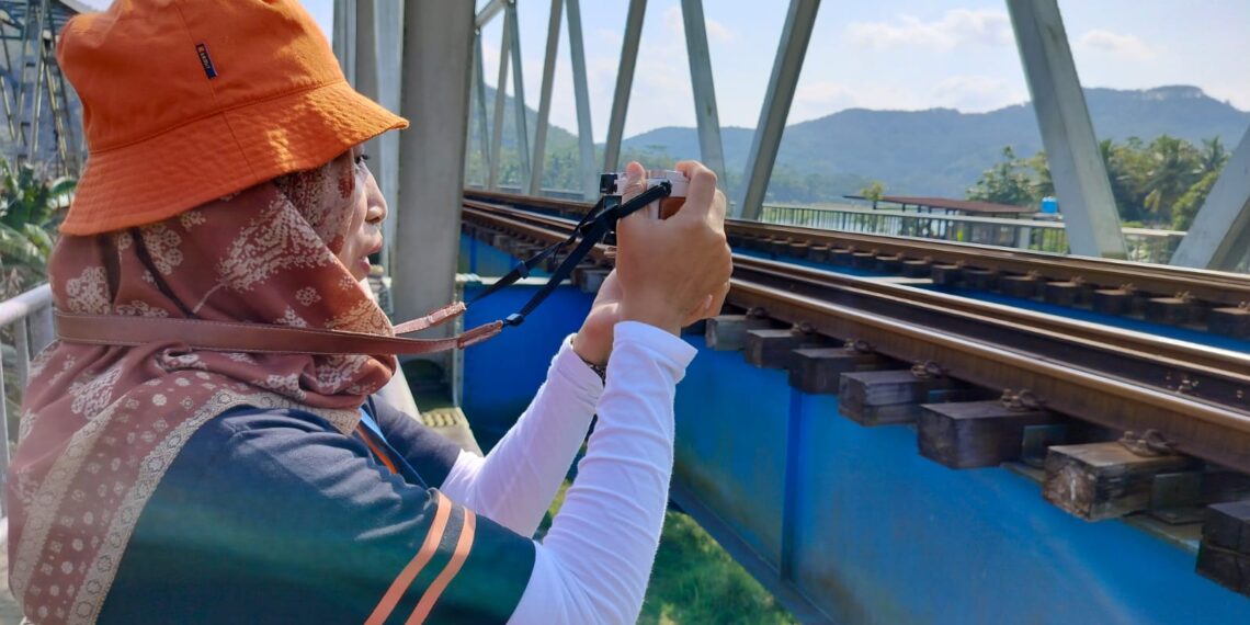 Melalui Jepretan Foto, KAI Sosialisasikan Keselamatan Perjalanan KA