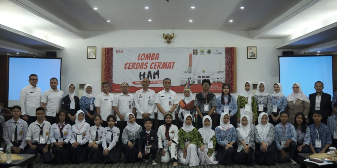 Bertarung Sengit, SMPN 12 Bandung Berhasil Juarai Lomba Cerdas Cermat HAM