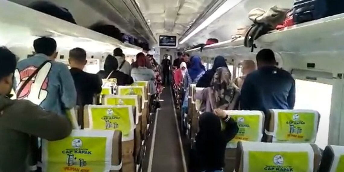 Kemeriahan HUT Ke-78 RI, Hibur 112.822 Penumpang KA