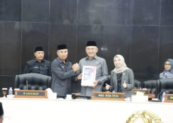 Bahas Penyampaian Nota Gubernur, DPRD Jabar Gelar Rapat Paripurna