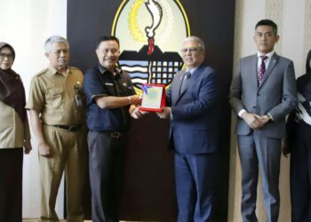 Sekretaris DPRD Jawa Barat Barnas Adjidin Terima Lawatan dari DUN Sabah Malaysia