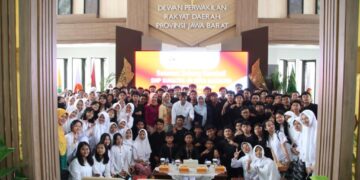 DPRD Jawa Barat Terima Studi Lapangan SMP Sumatera 40