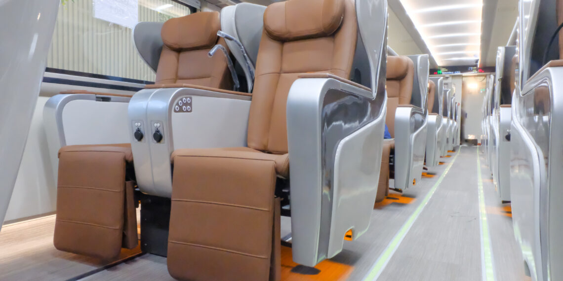 Mulai 18 Desember 2023, KA Argo Lawu Gunakan Kereta Eksekutif dan Luxury New Generation