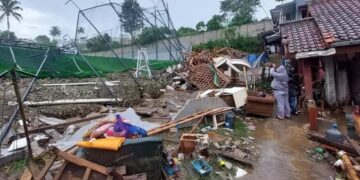 Banjir Terjang Cimahi, Puluhan Rumah Rusak
