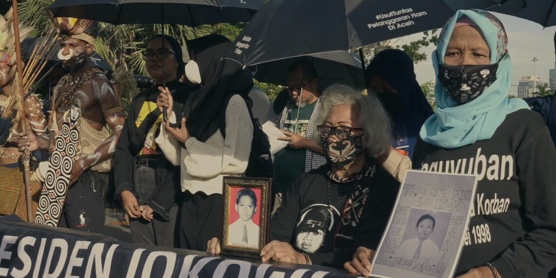 Sinopsis ‘Dia Pergi dan Belum Kembali’: Dokumenter Tragedi 1998