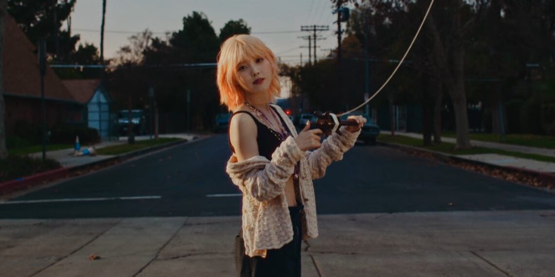 IU Kembali Menggebrak Dunia Musik dengan ‘Holssi”