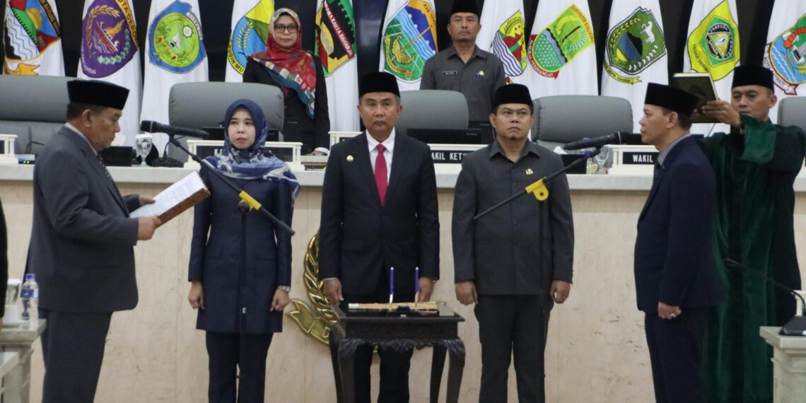 Gantikan Irfan Suryanagara, Andi Zabidi Resmi Dilantik Jadi Anggota DPRD Jabar