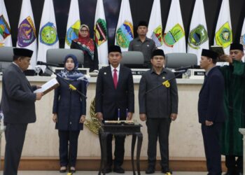 Gantikan Irfan Suryanagara, Andi Zabidi Resmi Dilantik Jadi Anggota DPRD Jabar