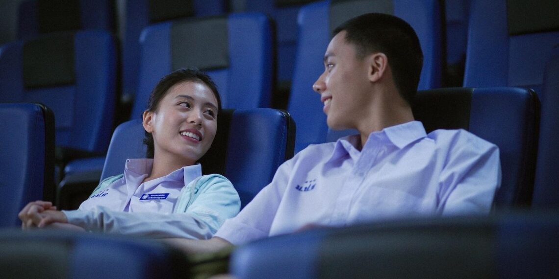 Komedi Manis dengan Sentuhan Pedih dan Nostalgia