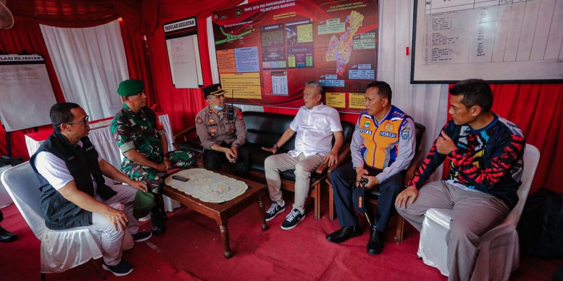 Cek Kesiapan, Pj Wali Kota Bandung Tinjau Pos Pengamanan Idulfitri