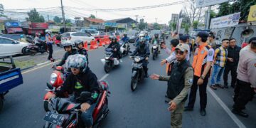 Pj Wali Kota Bandung Imbau Pemudik Sepeda Motor Berhati – Hati