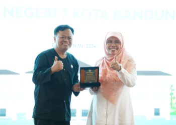 Kasek dan Tendik SMPN 7 Bandung Kunnjungi DPRD Jabar, Ini yang Dibahas