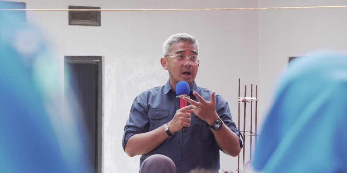 Muhammad Farhan Serahkan Formulir Bacawalkot ke DPD Partai Nasdem Kota Bandung