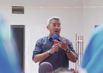 Muhammad Farhan Serahkan Formulir Bacawalkot ke DPD Partai Nasdem Kota Bandung