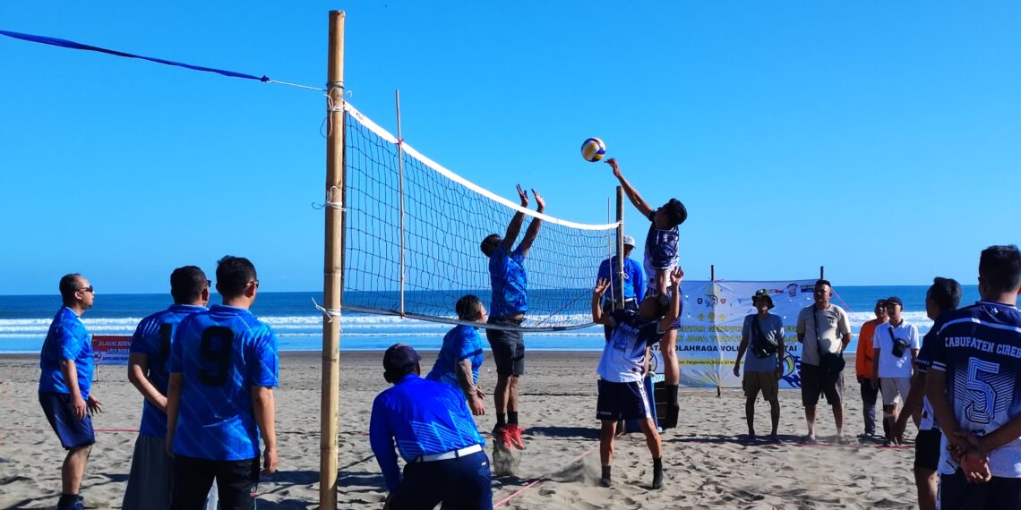 Gempur Rokok Ilegal, Satpol PP Jabar Gelar Vollley Pantai di Pangandaran