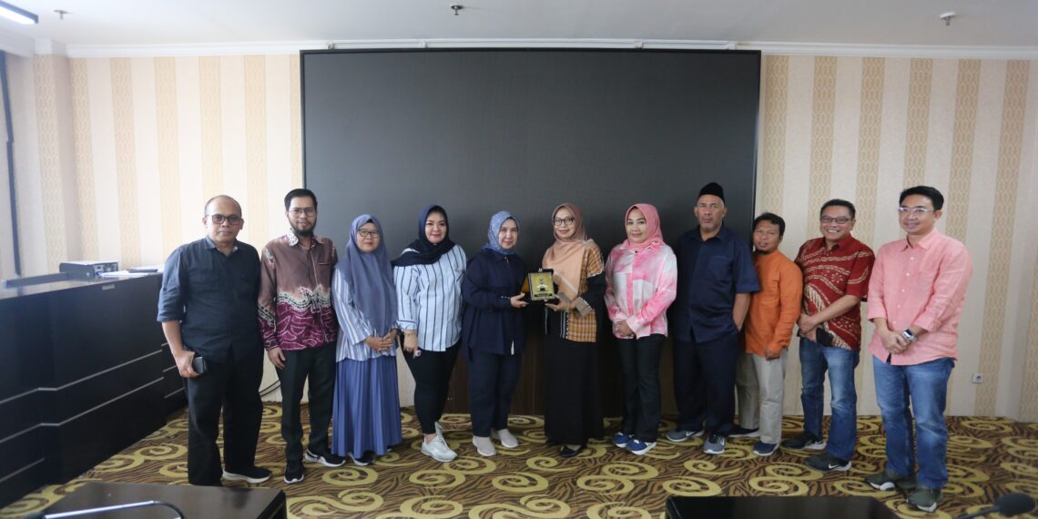 Sekwan DPRD Jabar Terima Kunjungan Banmus dan Bapemperda DPRD Kalsel