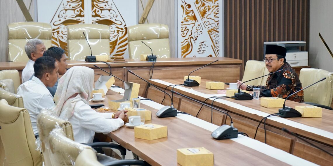 Komisi I DPRD Jawa Barat Terima Studi Banding Ranperda P2APBD DPRD Provinsi Jambi