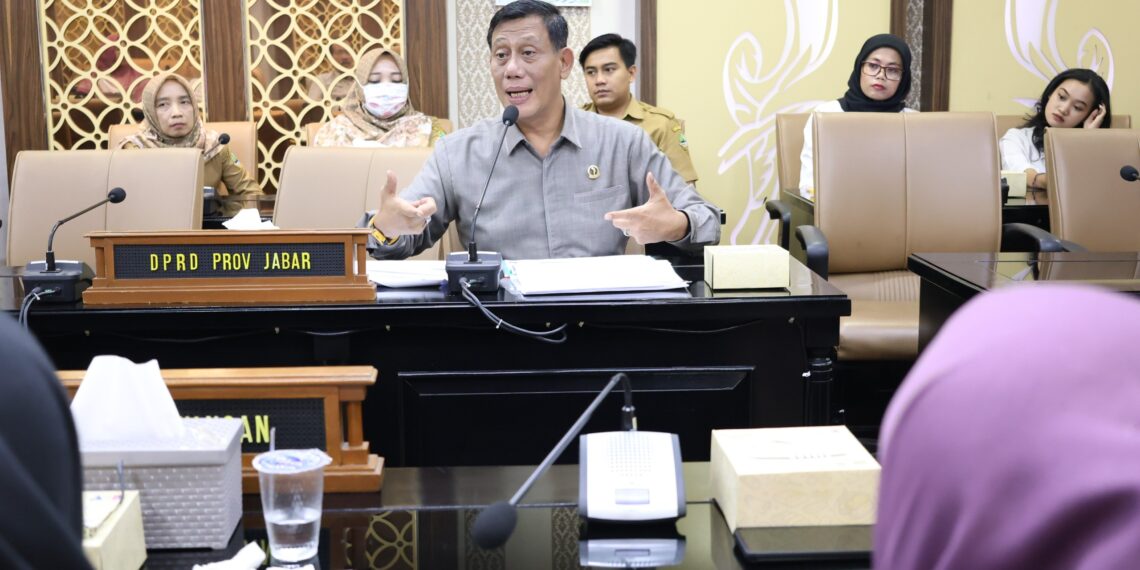 DPRD Jawa Barat Terima Kunjungan Kerja DPRD Kabupaten Kuningan Bahas KUA PPAS TA 2025