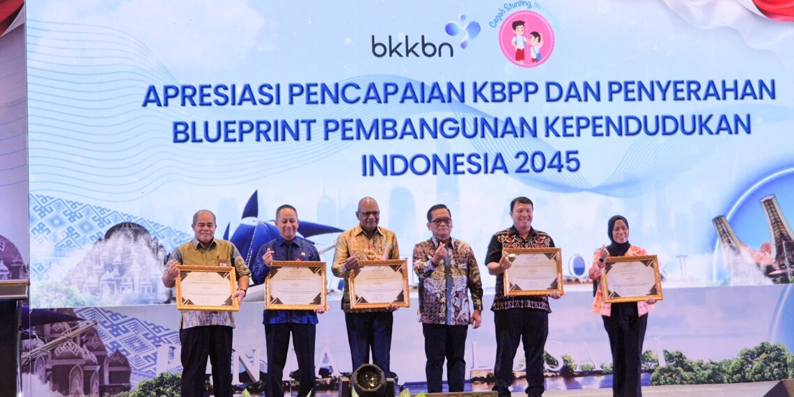 Perwakilan BKKBN Provinsi Jabar, Sabet Juara Satu Pelayanan KB Pascapersalinan
