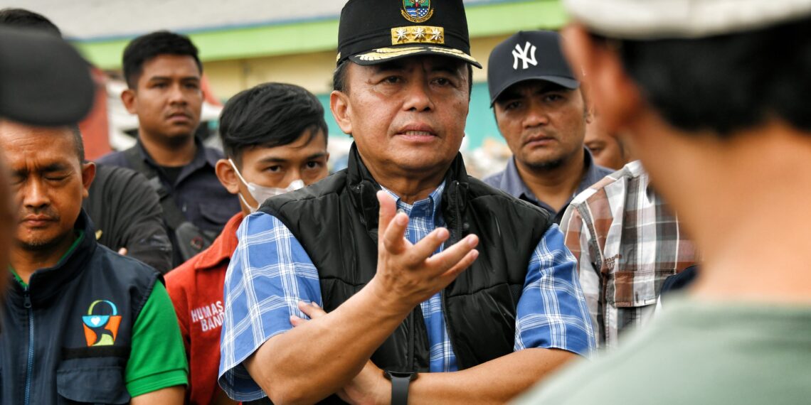 Sekda Herman Suryatman Tinjau Dua TPS di Kota Bandung
