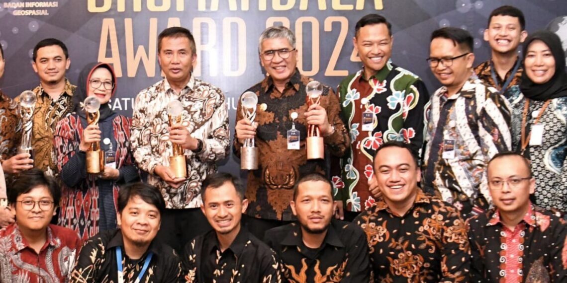 DPMD Provinsi Jawa Barat Raih Penghargaan Bhumandala Award 2024