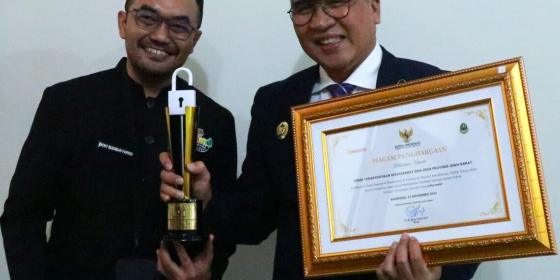 DPMD Jabar Raih Predikat Informatif pada Anugerah Keterbukaan Informasi Publik Provinsi Jawa Barat