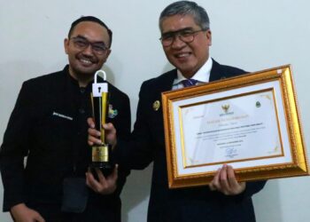 DPMD Jabar Raih Predikat Informatif pada Anugerah Keterbukaan Informasi Publik Provinsi Jawa Barat