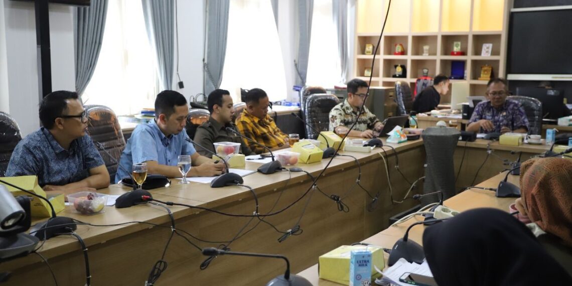 Terima Aduan Warga Tamansari,  DPRD Kota Bandung Siap Carikan Solusi Tepat