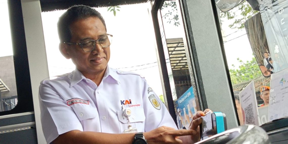 Tap perdata Kartu Multi Trip KAI Comuter