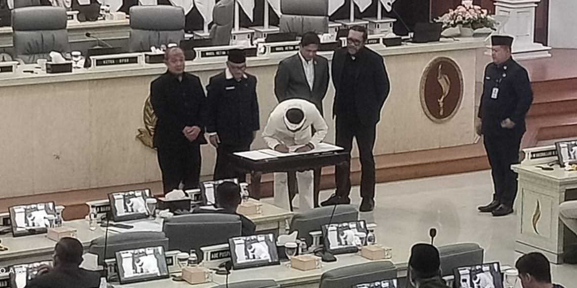 Wujudkan Visi Unggul, Pemprov dan DPRD Jabar Sahkan RPJMD 2025-2029